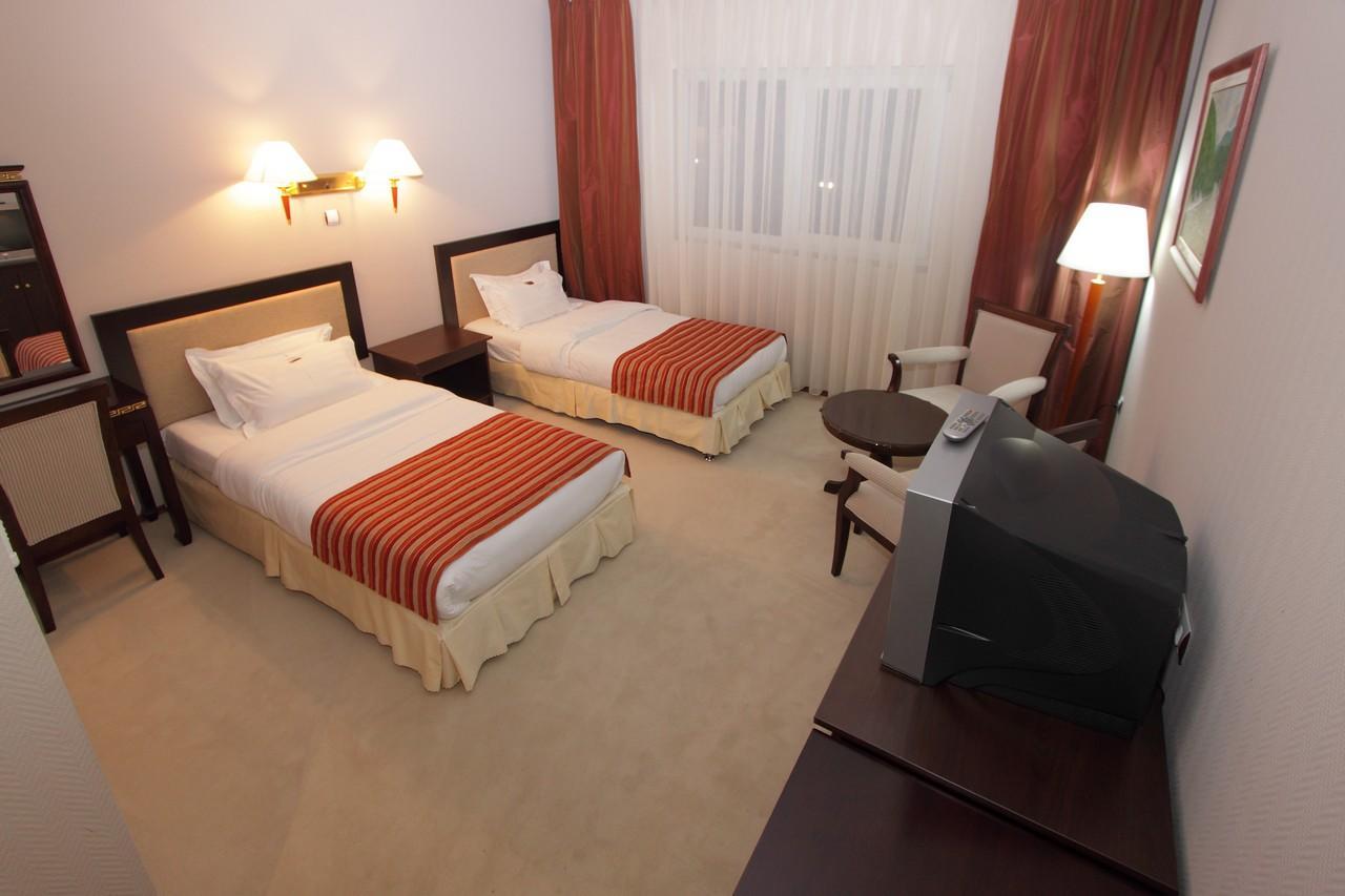 Hotel Aquastar Danube Кладово Екстериор снимка
